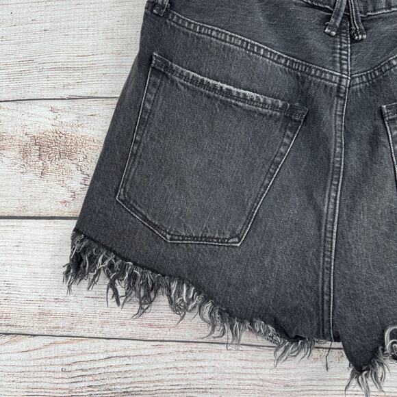 Good American Good 90s Long Fray Hem Shorts Women's Size 8/29 Black/Gray - Picture 6 of 12